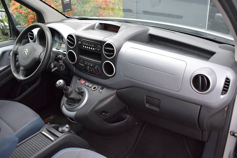Citroën Berlingo 1,6 16V MULT,1.M,SERVIS,TOP! - fotka 12 z 18