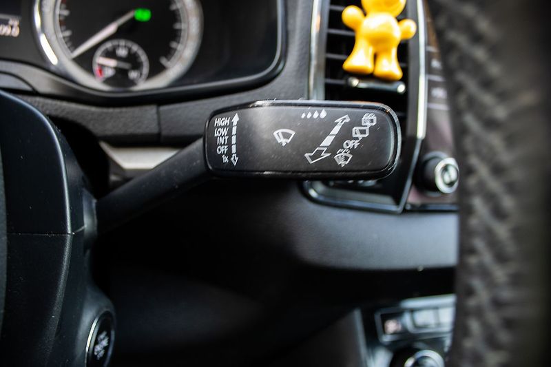 Škoda Karoq 1.0 TSI DSG, tažné - fotka 17 z 38