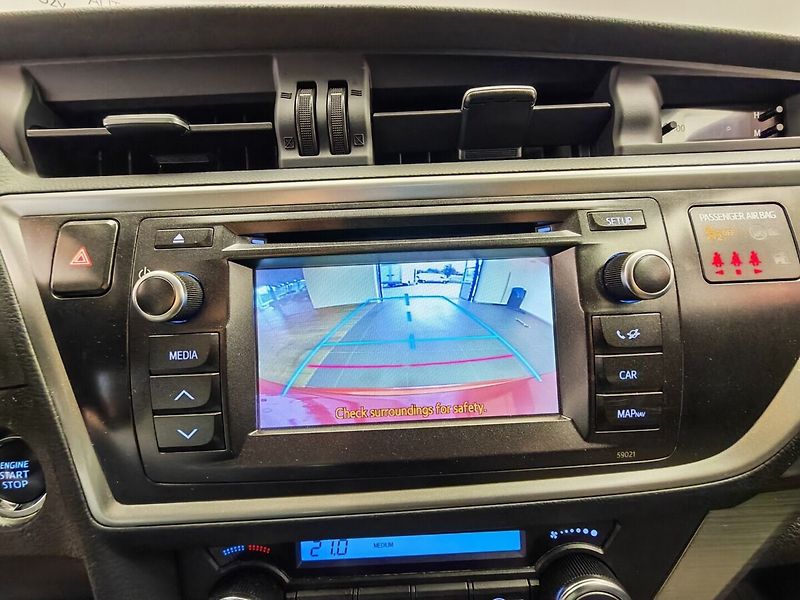 Toyota Auris 1.3 Dual VVT-i Active - fotka 27 z 30
