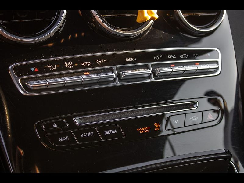 Mercedes-Benz Třídy C 4MATIC 2016 - fotka 16 z 30