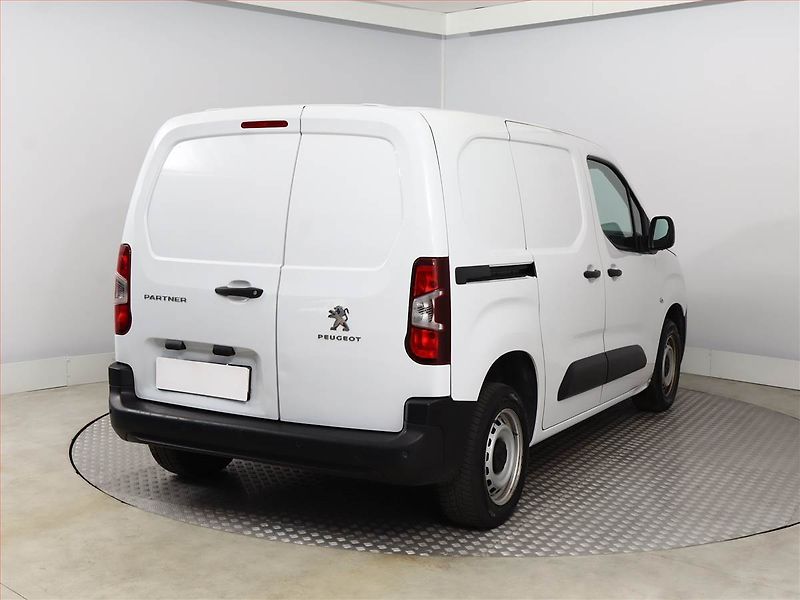 Peugeot Partner (2024) 1.5 BlueHDi, ČR, 1Maj, DPH - fotka 5 z 13
