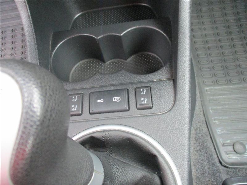 Škoda Fabia 1,4 i 16v,aut.klima,serv.kn. - fotka 18 z 37