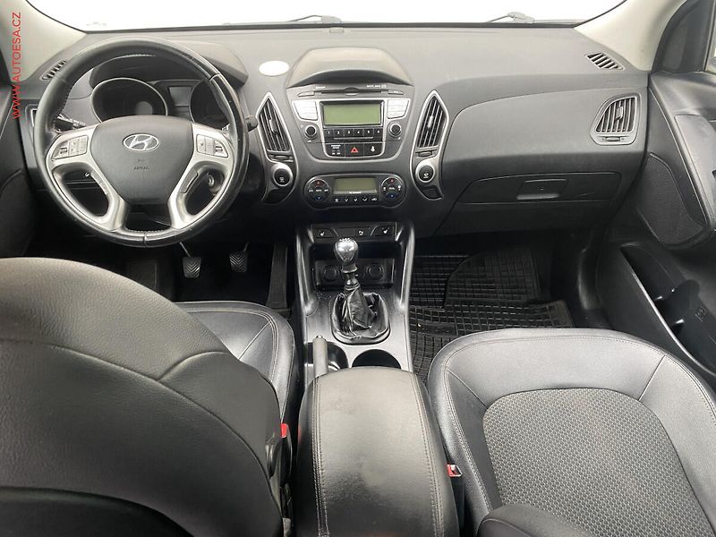 Hyundai ix35 (2011) 1.6 GDi, ČR, AC, park.čidla - fotka 8 z 17