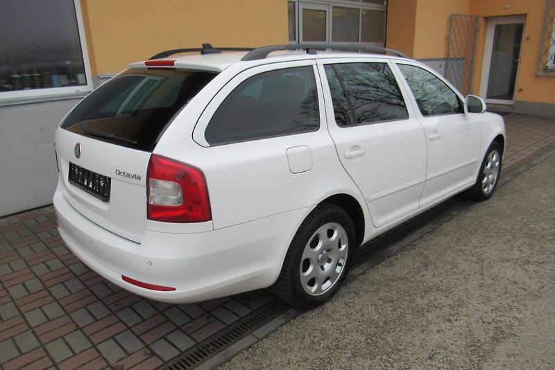 Škoda Octavia 2.0 TDi AUT.KLIMA VYHŘÍV.SED. - fotka 2 z 18