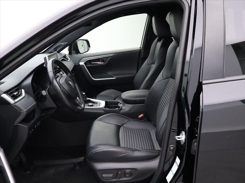 Toyota RAV4 2,5 Hybrid Black Edition 4WD e - fotka 12 z 34