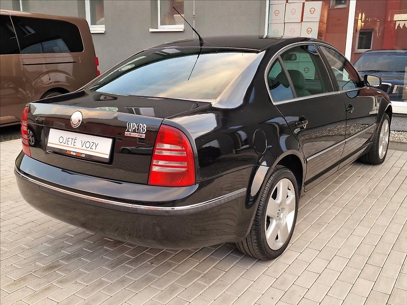 Škoda Superb 2.5 TDI  V6 120kW Elegance,ČR - fotka 10 z 46