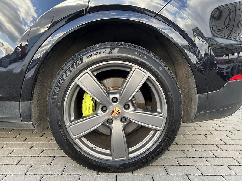 Porsche Cayenne (2018) 3.0i*V6*250KW*E-Hybrid - fotka 40 z 40