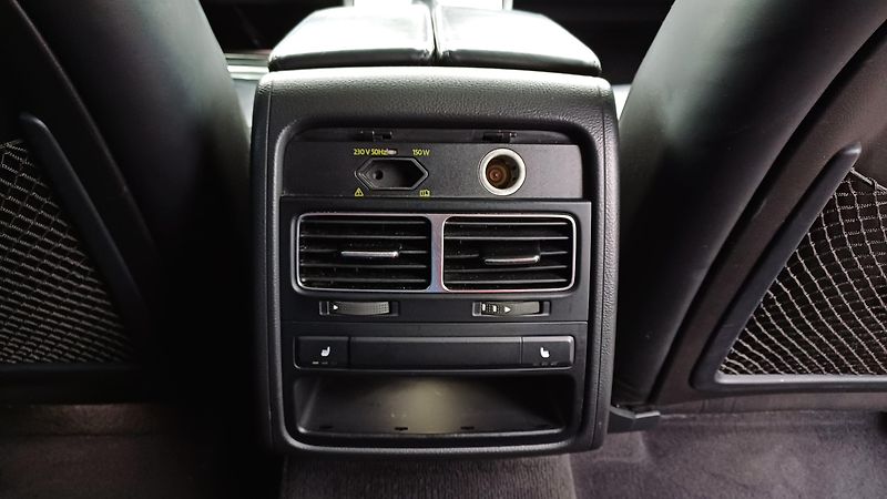 Volkswagen Touareg 3.0 TDI 193kW R-LINE-WEBASTO- - fotka 17 z 50