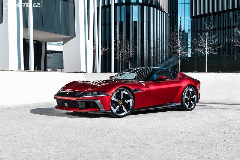 Ferrari Ostatní (2025) 12Cilindri*nové*Full Carbon - fotka 1 z 13
