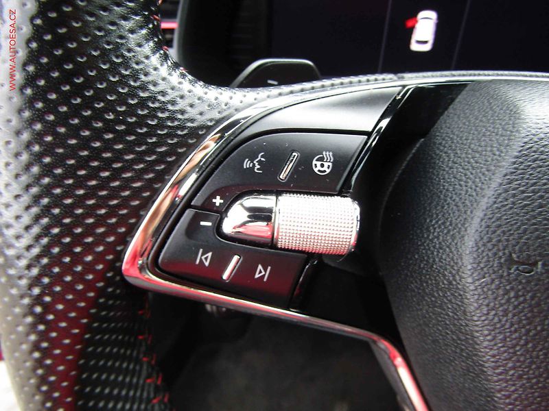 Škoda Kamiq (2021) 1.5 TSi, Monte Carlo, DSG - fotka 12 z 22