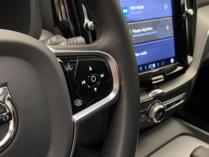 Volvo XC60 T8 AWD DARK PLUS REZERVACE - fotka 20 z 46