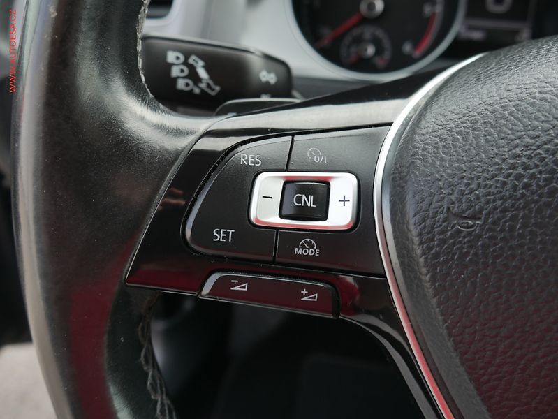 Volkswagen Golf (2014) 1.6 TDi, DSG, TZ - fotka 18 z 22