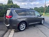 Chrysler Pacifica (2017) 3,6 RU Touring L 8 míst 2017 - náhled 3