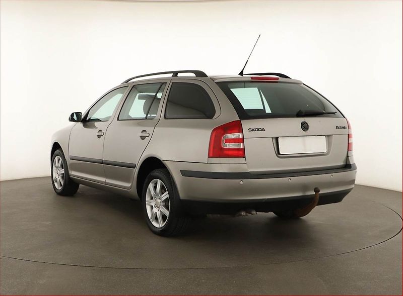 Škoda Octavia (2006) 2.0 TDI, 4X4, Tažné - fotka 4 z 12