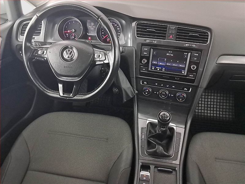 Volkswagen Golf (2018) 1.0 TSI, Tempomat - fotka 7 z 20