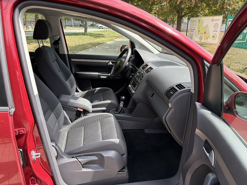 Volkswagen Touran 1.6 75KW 7 míst Trendline  - fotka 23 z 33