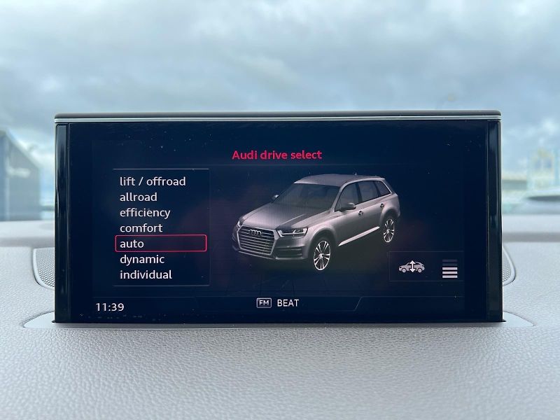 Audi Q7 (2015) 3.0TDI 200kW TAŽNÝ DPH CZ  - fotka 17 z 29
