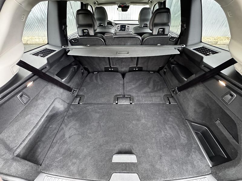 Volvo XC90 D5 AWD Inscription/PANO/7m* - fotka 26 z 49