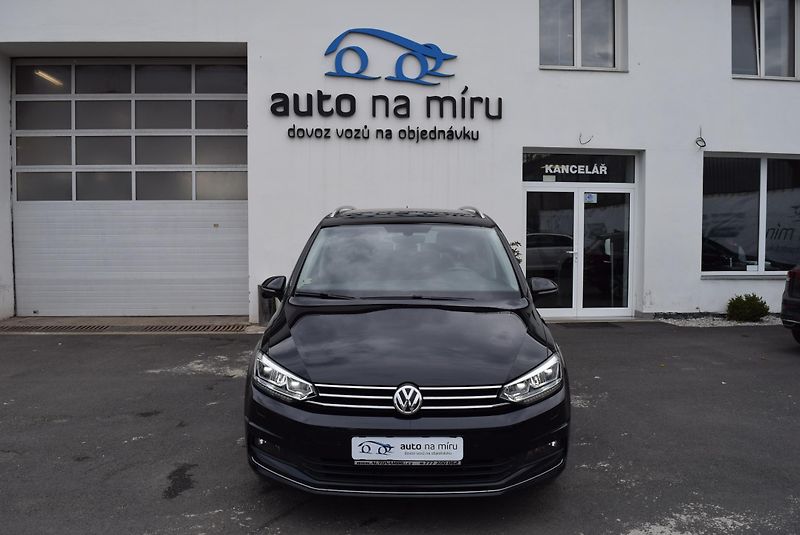 Volkswagen Touran (2017) 1.4TSI 110kw 7MÍST HIGHLIN TAŽ - fotka 3 z 48