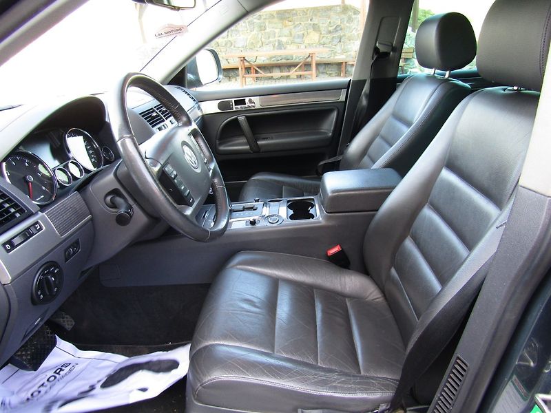 Volkswagen Touareg (2008) 2.5 TDI 4X4  PRUŽINY - fotka 19 z 38
