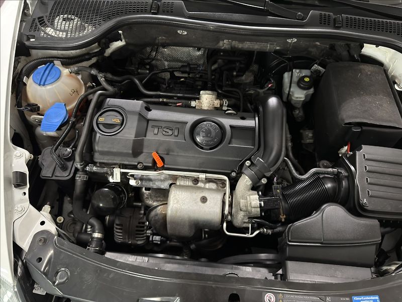 Škoda Octavia 1,4   TSI 90KW REZERVACE - fotka 27 z 29