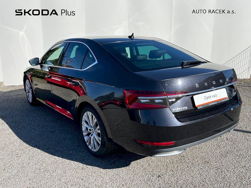 Škoda Superb (2019) 2.0 TDI 140kW L&K 4x4 DSG - fotka 2 z 27