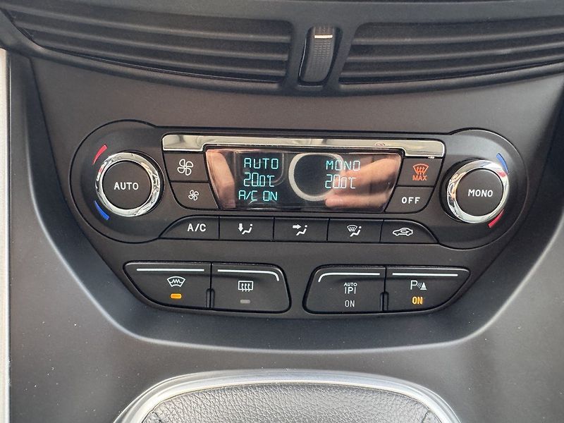 Ford C-MAX (2011) 1.6i Ti-VCT Titanium Xenony - fotka 10 z 49
