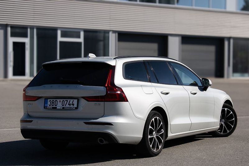 Volvo V60 Nové rozvody, servisovano - fotka 5 z 37