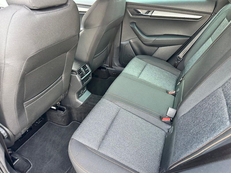 Škoda Karoq (2021) 1.0 TSI 81 kW Ambition - fotka 19 z 23