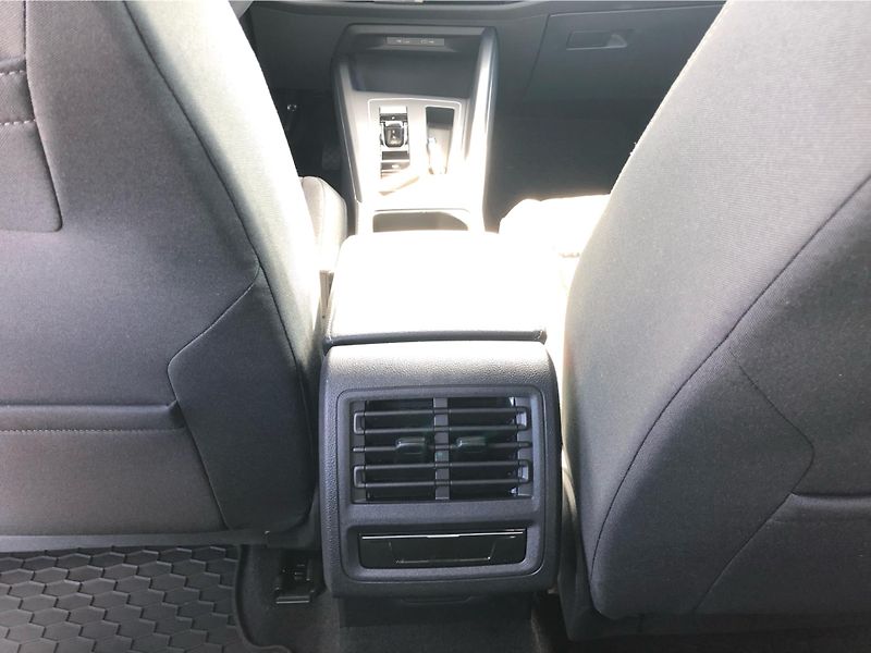 Volkswagen Golf Variant People 1,5 eTSI 7DSG m - fotka 22 z 29