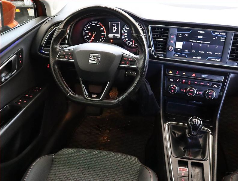 Seat Leon (2019) 1.5 TSI, Kůže, Tempomat - fotka 7 z 22