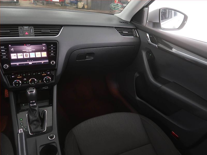 Škoda Octavia (2018) 1.6 TDI, Automat, Navi - fotka 8 z 20