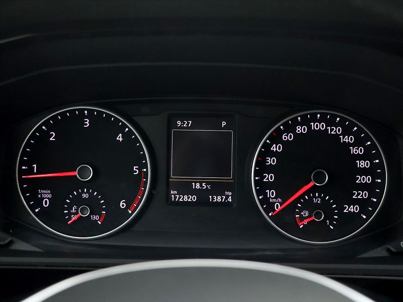 Volkswagen Multivan 2,0 TDI 150kW Highline DSG 4x4 - fotka 21 z 36