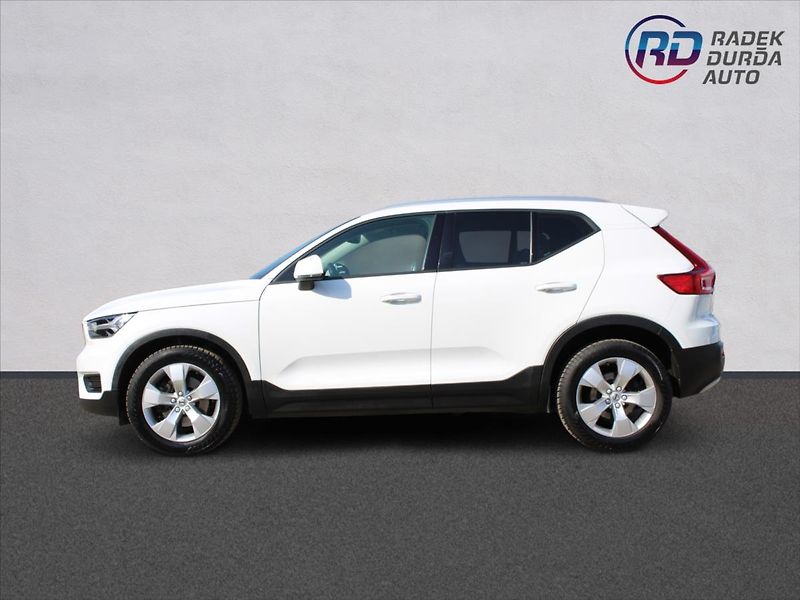 Volvo XC40 2,0 T4  1MAJ,4x4,MOMENTUM PRO - fotka 8 z 35