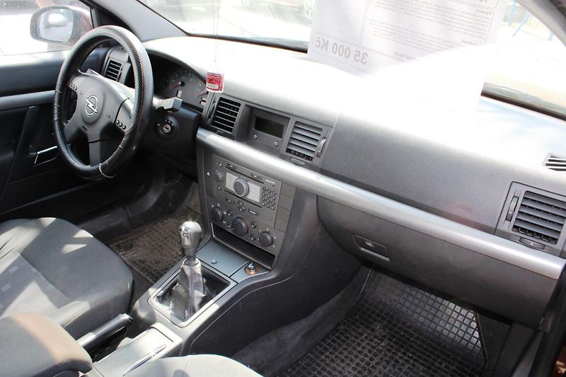 Opel Vectra (2002) 1,8i KLIMA EL.OKNA TEMPOMAT - fotka 14 z 16