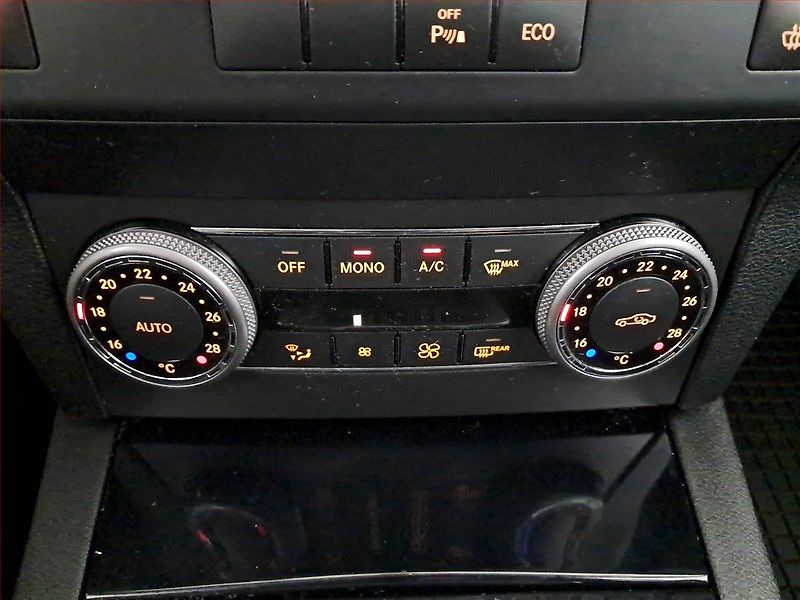 Mercedes-Benz GLK (2012) 250 CDI, 4X4, Automat, Navi - fotka 16 z 21