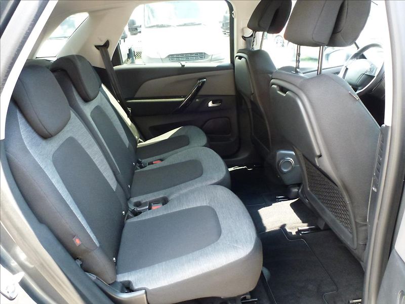 Citroën C4 Picasso 1,2 PureTech 130 6MAN Turbo Od - fotka 26 z 55