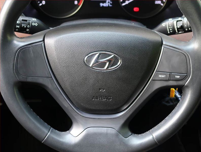 Hyundai i20 (2016) 1.2, LPG, Park. senzory - fotka 15 z 15