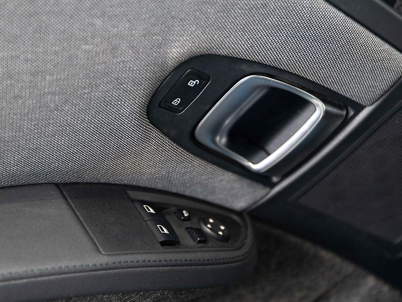 BMW i3 - fotka 17 z 22