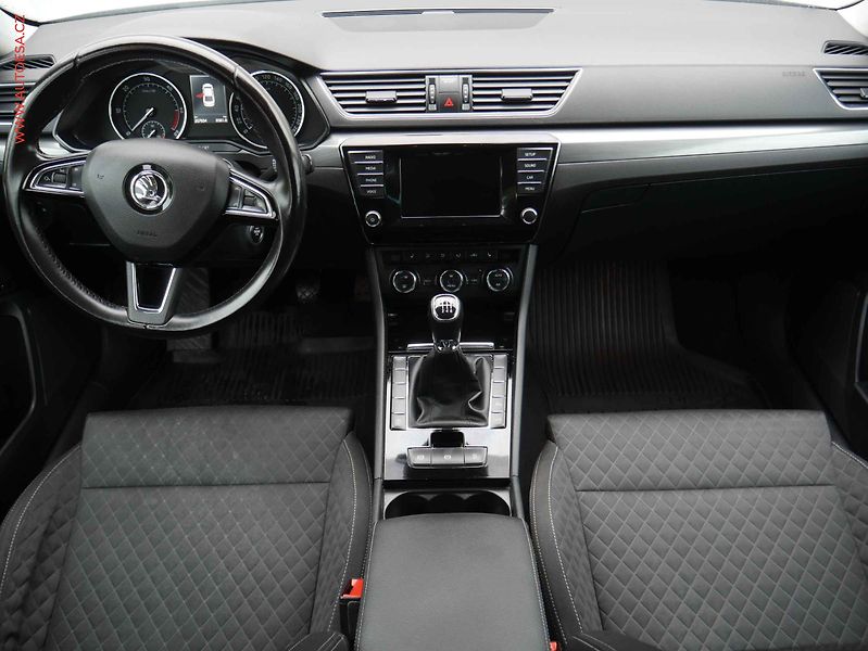 Škoda Superb (2016) 2.0 TDi, ČR, bixen, autoAC - fotka 7 z 20