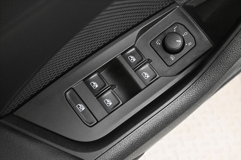 Škoda Octavia 1,4 iV TSI 110kW Style SoH 92% - fotka 26 z 32