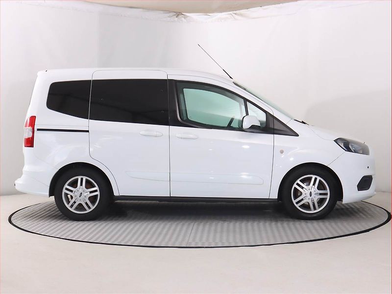 Ford Tourneo Courier (2018) Trend 1.5 TDCI, 5Míst, SR, DPH - fotka 6 z 18