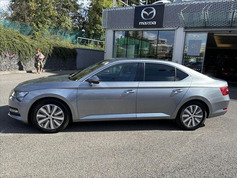 Škoda Superb 2,0 TDi AT Style SERVIS - fotka 2 z 43