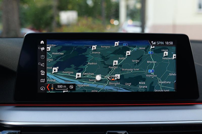 BMW Řada 5 530xD Aktiv.Podvozek TopVýbava - fotka 33 z 48
