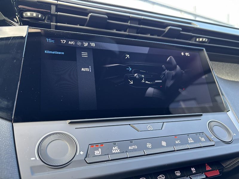 Peugeot 308 SW 1.5 BlueHDi 96 kW - fotka 17 z 24