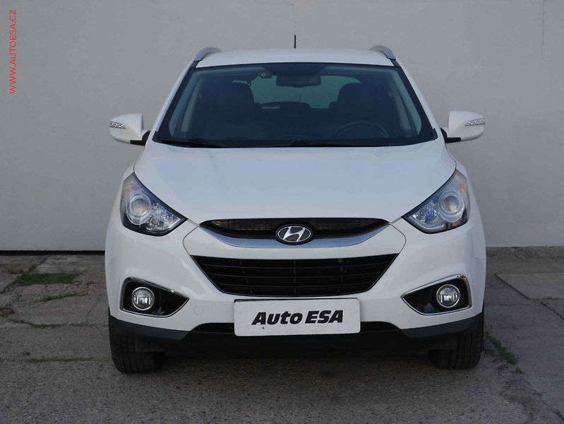 Hyundai ix35 (2012) 2.0CRDi 4x4, AC - fotka 2 z 20