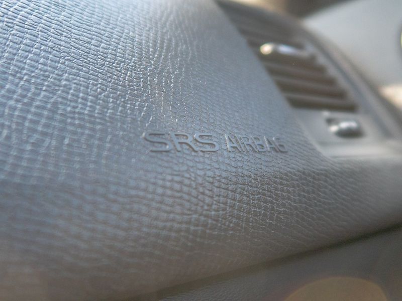Volvo XC60 (2012) 2.0D 120KW man – KM CEBIA - fotka 29 z 39