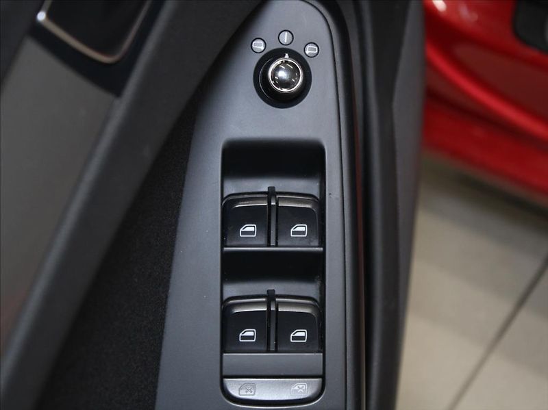Audi A4 1,8 TSi 118kW MT Avant ČR - fotka 13 z 21