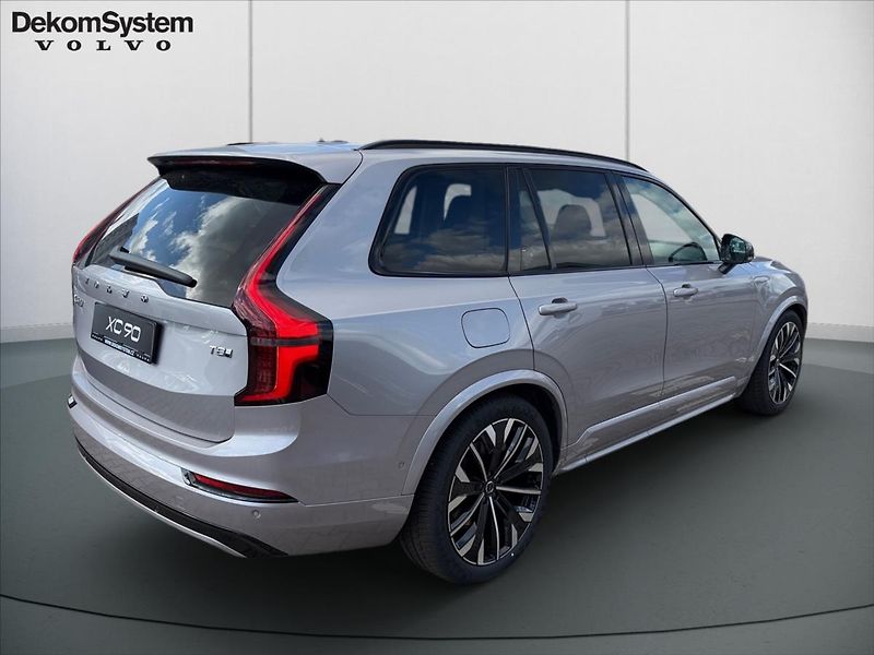 Volvo XC90 (2026) 2,0 T8 Ultra Dark  1824 - fotka 3 z 13