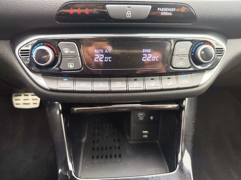 Hyundai i30 1.5 T-GDI/103kW N-Line DCT - fotka 22 z 35